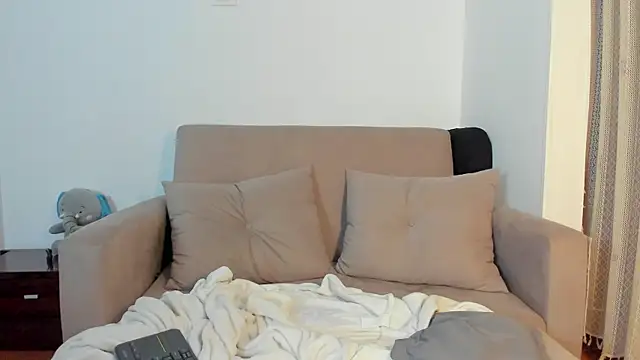 marie_pourtoii's Live Chat Room