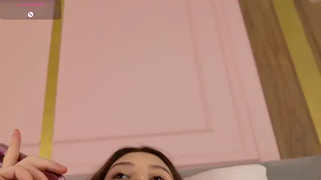 חדר צ'אט בשידור חי של MilaLavson