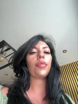 BELLABLACKXUK: онлайн-секс-шоу