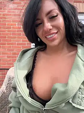 BELLABLACKXUK Live Chatraum