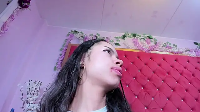 Nanis_James Live chatroom