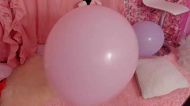 Pinky_purr's Live Chat Room