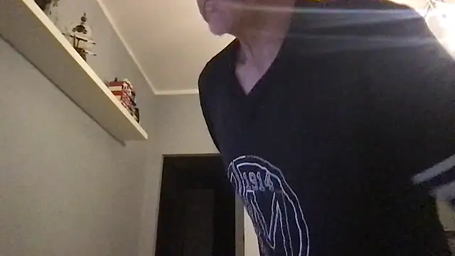 Pokój czatu na żywo – Axl_hot