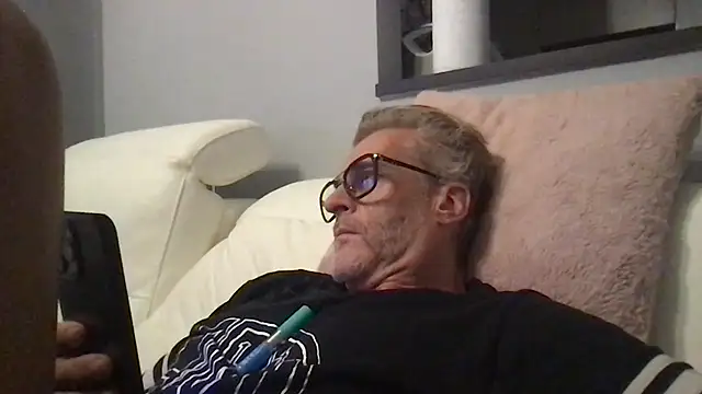 Živá chatovací místnost Axl_hot