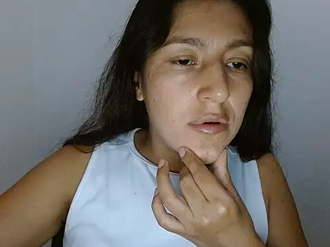 SarahFriendly's Live Chat Room