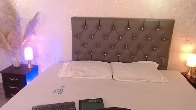 Serena_Houstonn Adlı Modelin Canlı Sohbet Odası