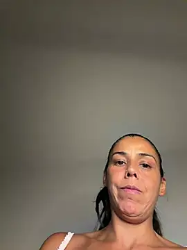Živá chatovací místnost Lolaaaaa001
