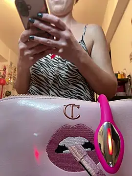 DahliaVonLure Adlı Modelin Canlı Sohbet Odası