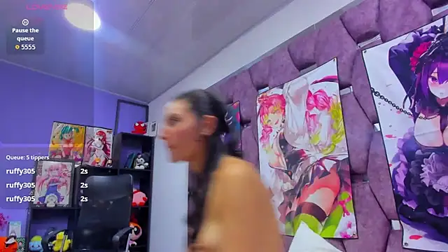 חדר צ'אט בשידור חי של _Luna_Bennett