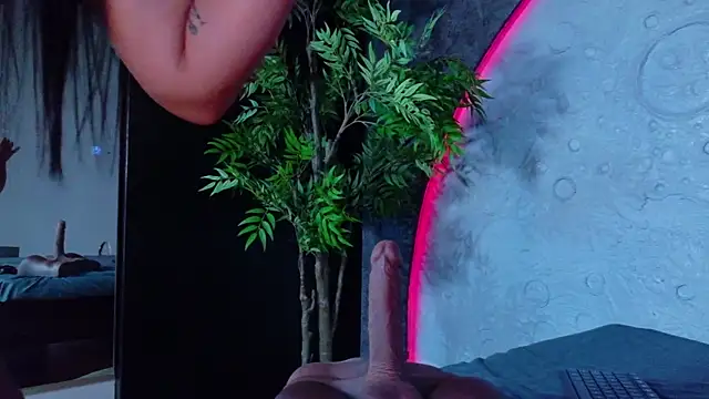 Chat soba uživo modela ReinaChloe