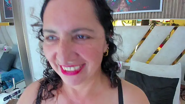 Luna_Naughty1 live-chat rom