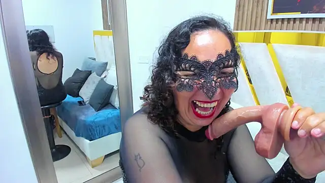 Sala de chat en directo de Luna_Naughty1