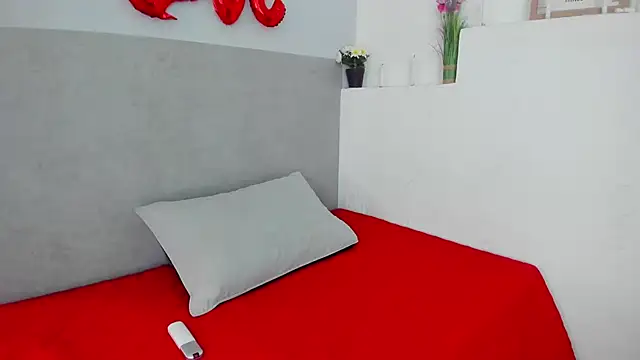 Lucy-23's Live Chat Room