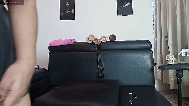 Chat soba uživo modela Naia69