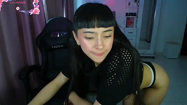 violetta_blackk élő chatszobája