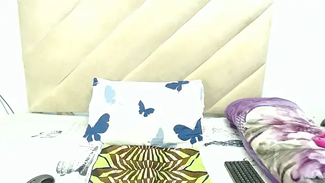 Phòng Chat Trực Tiếp XXBUBBLYBARBIEXX