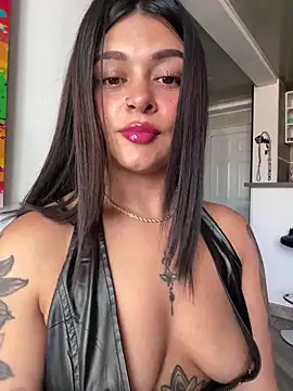 Chatroom en direct de Saray_charmante