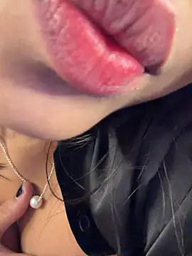 Sala de chat ao vivo de KARISHMA-STRIP