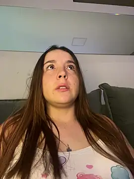 AMORINHA_S2_ – Naživo chatovacia miestnosť