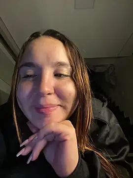 AMORINHA_S2_n Live chat-huone