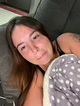 Chat soba uživo modela AMORINHA_S2_