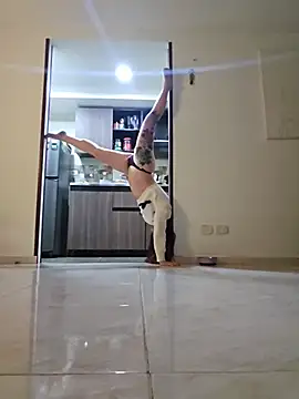 Sala de chat ao vivo de lunnaa_