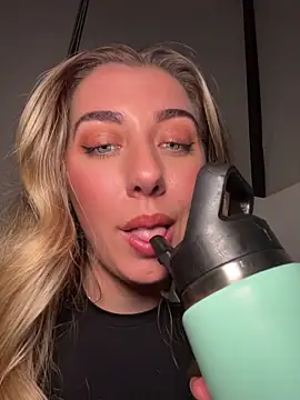 Aussielulu's Live Sex Cam Show
