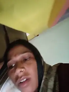 Sonam_pandeyji Adlı Modelin Canlı Sohbet Odası