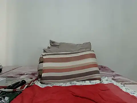 Živá chatovací místnost CreamBum1xx