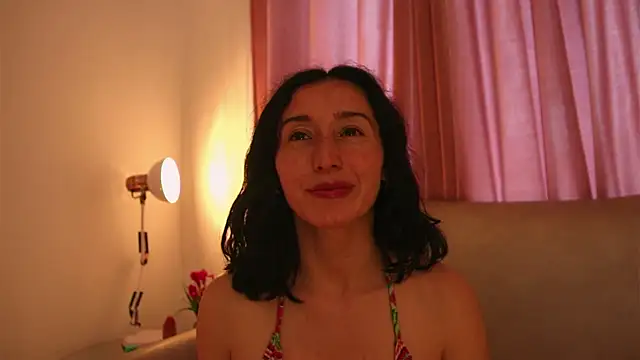 Ginevra_esposito – Naživo chatovacia miestnosť