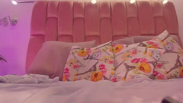 ห้องแชทสดของ aishathornee