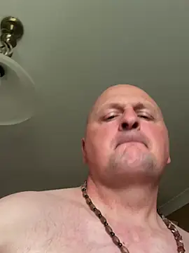 Attila120 Секс шоу  на живо пред камера