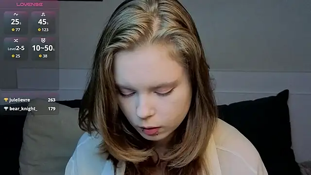 JulietteRain's Live Chat Room