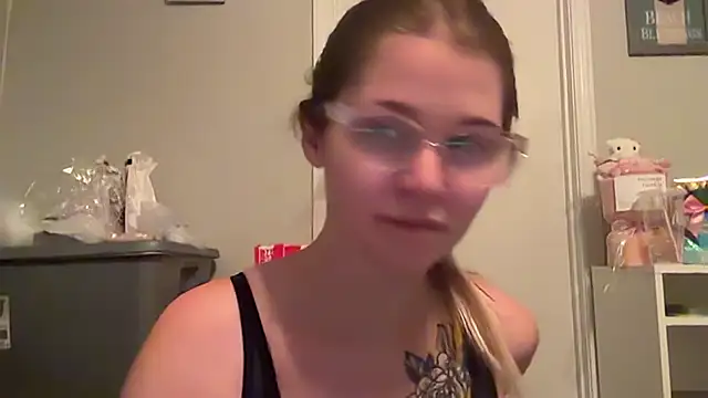 Riley_ray69 Adlı Modelin Canlı Sohbet Odası