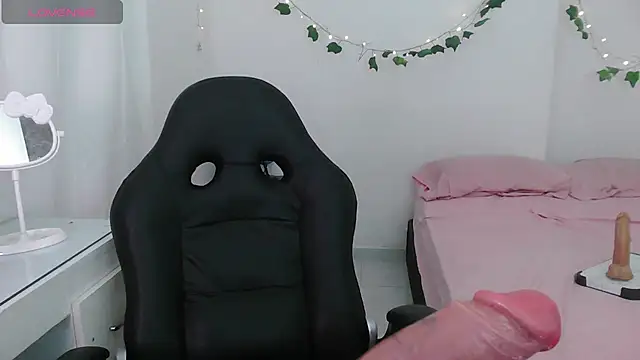 Juicy_elenxx Adlı Modelin Canlı Sohbet Odası