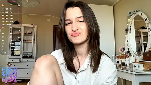 חדר צ'אט בשידור חי של DarlineBrustera