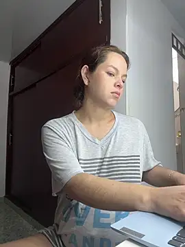 miacarrot Adlı Modelin Canlı Sohbet Odası