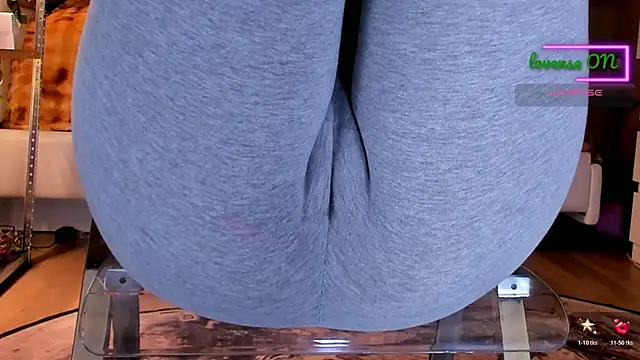 Cameltoe_squirt_inPants: δωμάτιο απευθείας συνομιλίας