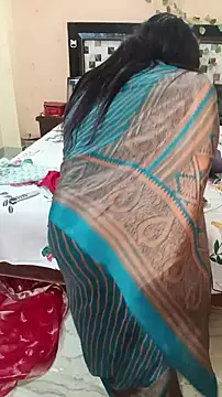 PRIYA_22's Live Chat Room