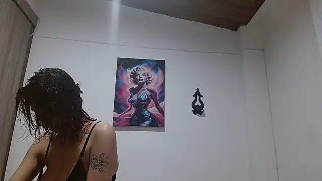 Crystal_Star_ Adlı Modelin Canlı Sohbet Odası