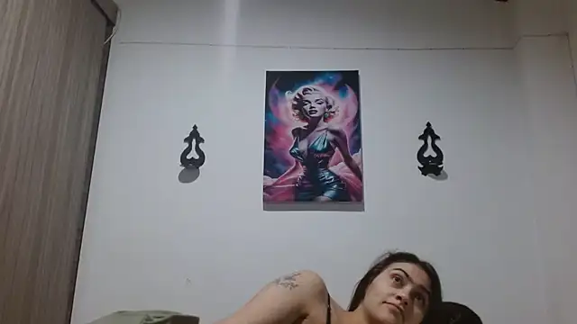 Crystal_Star_ Adlı Modelin Canlı Sohbet Odası