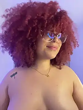 Leyah__ Adlı Modelin Canlı Sohbet Odası