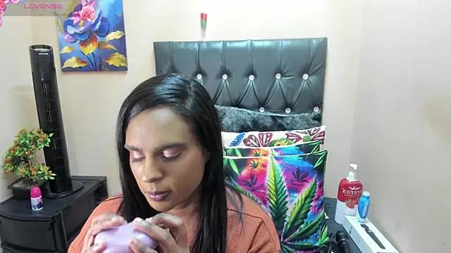 Toxicfantasy4u's Live Chat Room