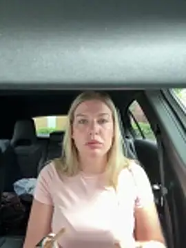 Chloemillerrxx's Live Chat Room