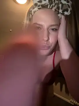 חדר צ'אט בשידור חי של Chloemillerrxx