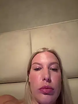 Živá chatovací místnost Chloemillerrxx