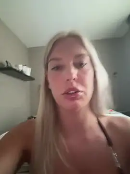 Pokój czatu na żywo – Chloemillerrxx