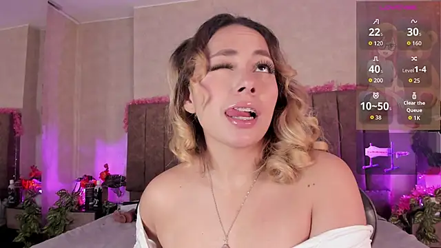 LanaMills_ Live Chatraum