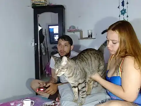 curvivan Adlı Modelin Canlı Sohbet Odası