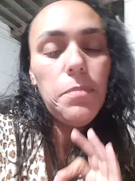 DuduZaunN2 Adlı Modelin Canlı Sohbet Odası